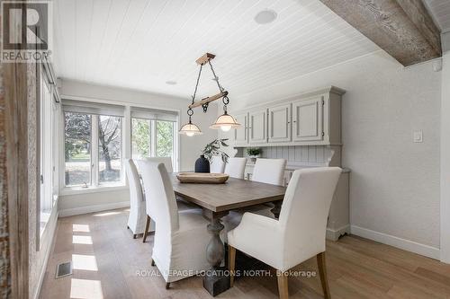 15 Newton Way, Clearview, ON - Indoor Photo Showing Dining Room