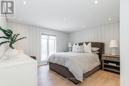 15 Newton Way, Clearview, ON - Indoor Photo Showing Bedroom