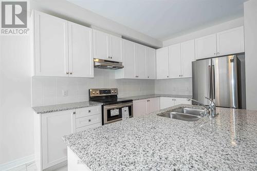 55 Ducharme Drive, Richmond Hill, ON - Indoor Photo Showing Kitchen With Double Sink