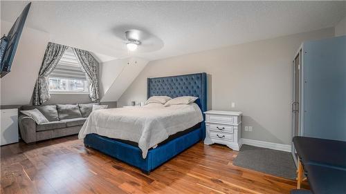 Primary bedroom with large walk-in-closet - 60 Dufferin Street|Unit #12, Brantford, ON 