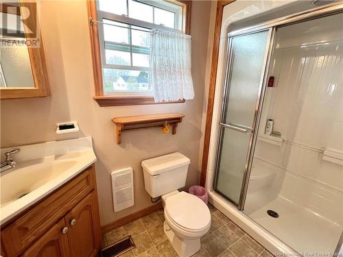 1186 Frenette Street, Bathurst, NB - Indoor Photo Showing Bathroom