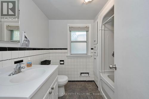 60 Shanty Bay Road, Barrie, ON - Indoor Photo Showing Bathroom