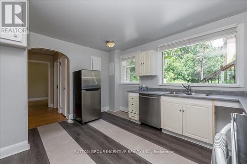 60 Shanty Bay Road, Barrie (North Shore), ON - Indoor Photo Showing Kitchen With Double Sink