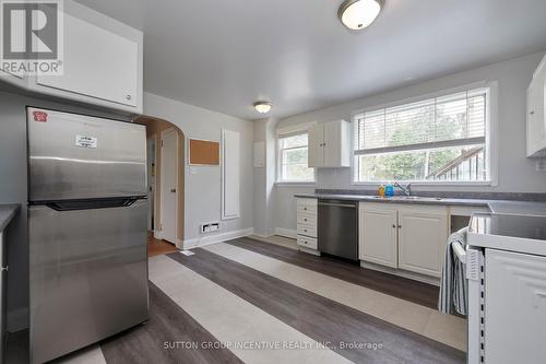 60 Shanty Bay Road, Barrie, ON - Indoor Photo Showing Kitchen