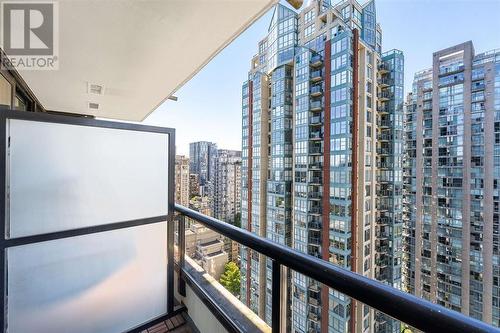803 928 Homer Mews, Vancouver, BC - Outdoor With Balcony