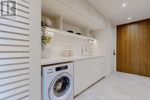1336 Hillhurst Road, Oakville, ON - Indoor Photo Showing Laundry Room