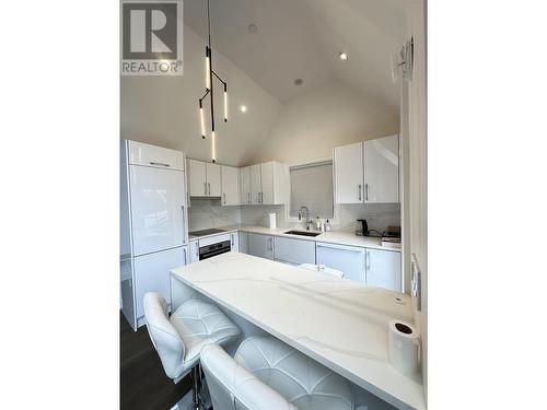 1640 W 32 Avenue, Vancouver, BC - Indoor Photo Showing Kitchen