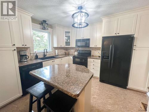 123 Chantal Cres, Timmins, ON - Indoor Photo Showing Kitchen