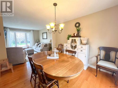123 Chantal Cres, Timmins, ON - Indoor Photo Showing Dining Room