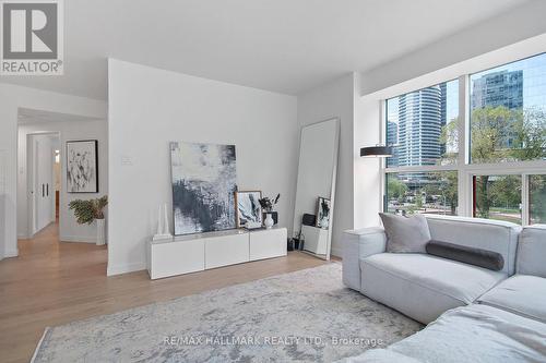 502 - 77 Harbour Square, Toronto, ON - Indoor Photo Showing Living Room