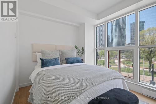 502 - 77 Harbour Square, Toronto, ON - Indoor Photo Showing Bedroom