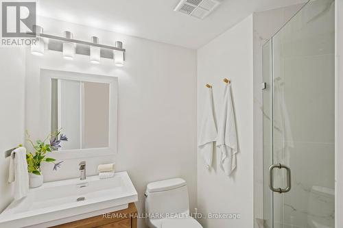 502 - 77 Harbour Square, Toronto, ON - Indoor Photo Showing Bathroom