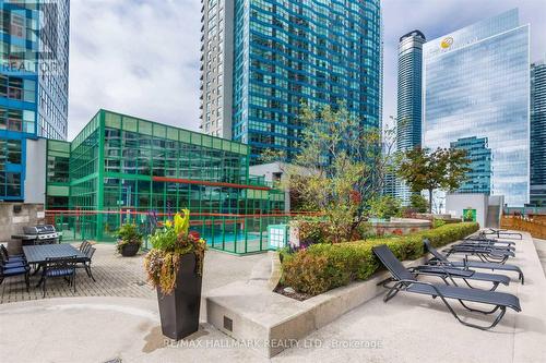 502 - 77 Harbour Square, Toronto, ON - Outdoor