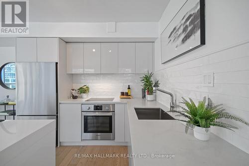 502 - 77 Harbour Square, Toronto, ON - Indoor Photo Showing Kitchen With Upgraded Kitchen