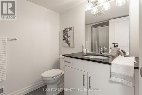 17 - 4700 Hamilton Road, Thames Centre, ON - Indoor Photo Showing Bathroom