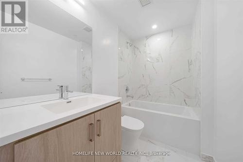 1511 - 10 Honeycrisp Crescent, Vaughan, ON - Indoor Photo Showing Bathroom