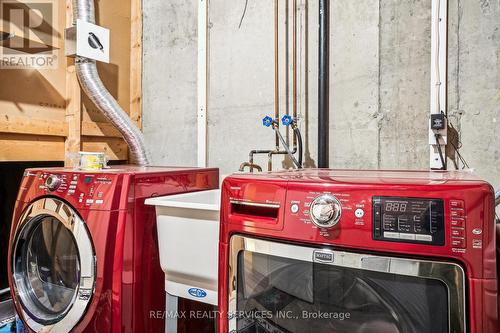 125 Killarney Place, London, ON - Indoor Photo Showing Laundry Room