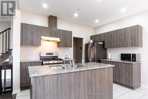 313 Freure Drive, Cambridge, ON - Indoor Photo Showing Kitchen