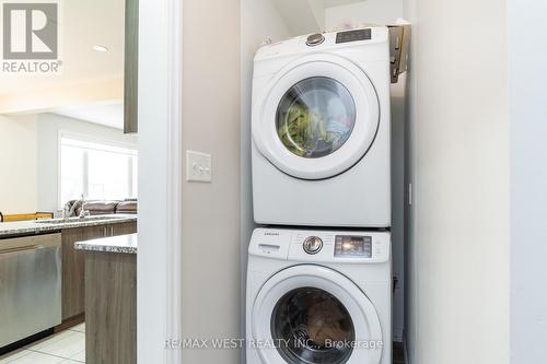 313 Freure Drive, Cambridge, ON - Indoor Photo Showing Laundry Room