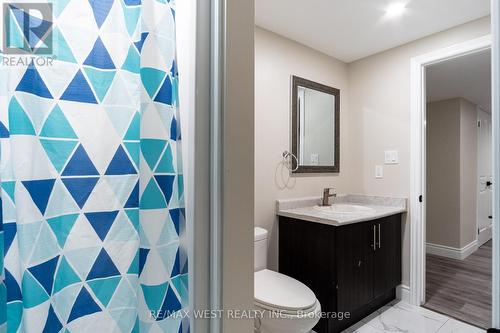 313 Freure Drive, Cambridge, ON - Indoor Photo Showing Bathroom