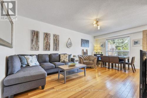 17 Winchurch Drive, Scugog, ON - Indoor Photo Showing Living Room