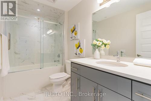 317 - 95 Dundas Street W, Oakville, ON - Indoor Photo Showing Bathroom