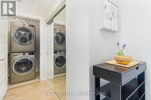 317 - 95 Dundas Street W, Oakville, ON - Indoor Photo Showing Laundry Room