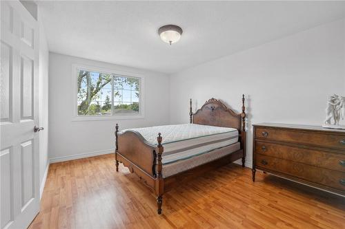 206 Ridge Street, Hamilton, ON - Indoor Photo Showing Bedroom
