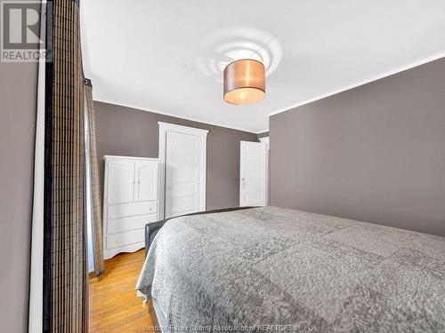 211 Oak, Windsor, ON - Indoor Photo Showing Bedroom