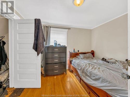 211 Oak, Windsor, ON - Indoor Photo Showing Bedroom