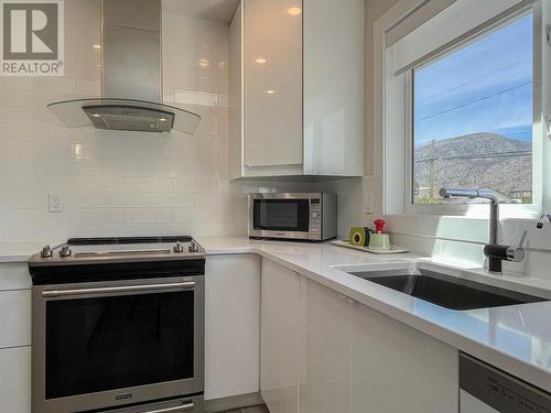 8404 87Th Street, Osoyoos, BC - Indoor Photo Showing Kitchen