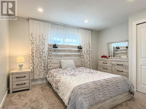 8404 87Th Street, Osoyoos, BC - Indoor Photo Showing Bedroom
