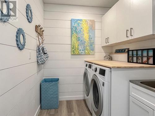 8404 87Th Street, Osoyoos, BC - Indoor Photo Showing Laundry Room