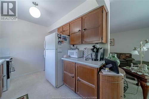 19 Hillview Crescent Unit# 104, Kingsville, ON - Indoor Photo Showing Kitchen