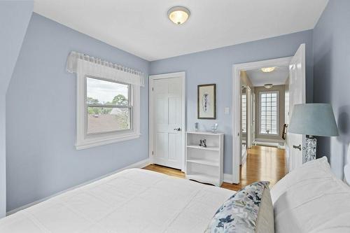 58 Wycliffe Avenue, Hamilton, ON - Indoor Photo Showing Bedroom
