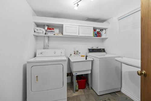 58 Wycliffe Avenue, Hamilton, ON - Indoor Photo Showing Laundry Room