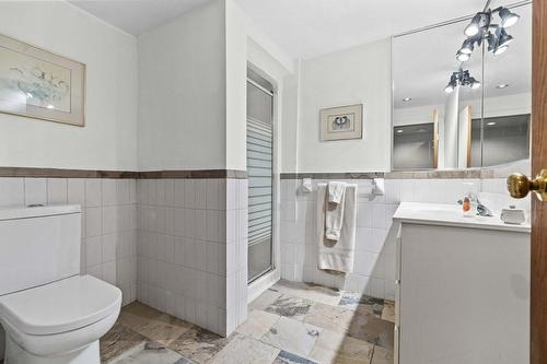 58 Wycliffe Avenue, Hamilton, ON - Indoor Photo Showing Bathroom