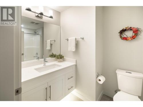 3630 Mission Springs Drive Unit# 604, Kelowna, BC - Indoor Photo Showing Bathroom