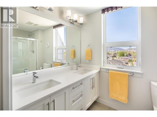 3630 Mission Springs Drive Unit# 604, Kelowna, BC - Indoor Photo Showing Bathroom