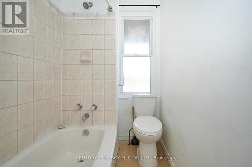 33 Nightingale Street, Hamilton, ON - Indoor Photo Showing Bathroom