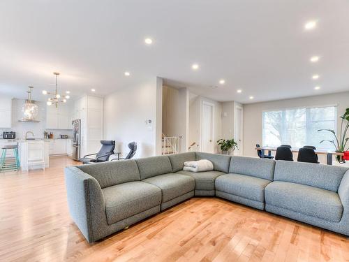 Living room - 380 Rue Fairfield, Longueuil (Greenfield Park), QC - Indoor Photo Showing Living Room