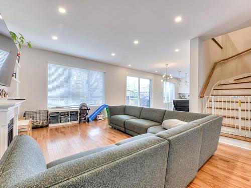 Living room - 380 Rue Fairfield, Longueuil (Greenfield Park), QC - Indoor Photo Showing Living Room