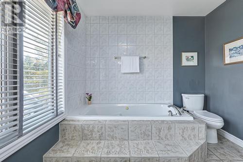 17 Trails End, Collingwood, ON - Indoor Photo Showing Bathroom