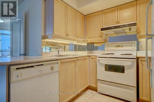 407 - 1 Rean Drive, Toronto, ON - Indoor Photo Showing Kitchen With Double Sink