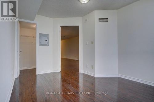 407 - 1 Rean Drive, Toronto, ON - Indoor Photo Showing Other Room