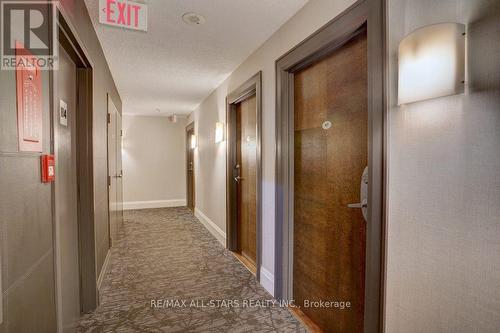 407 - 1 Rean Drive, Toronto, ON - Indoor Photo Showing Other Room