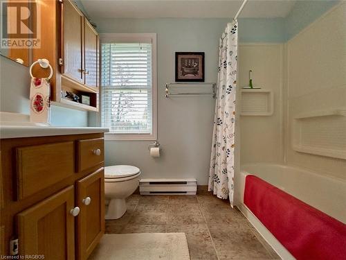Full size 4 pc. bath. - 5 Mill Point Road, North Bruce Peninsula, ON - Indoor Photo Showing Bathroom