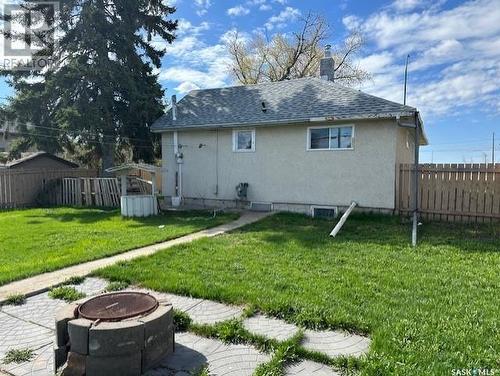 632 3Rd Avenue W, Melville, SK - Outdoor