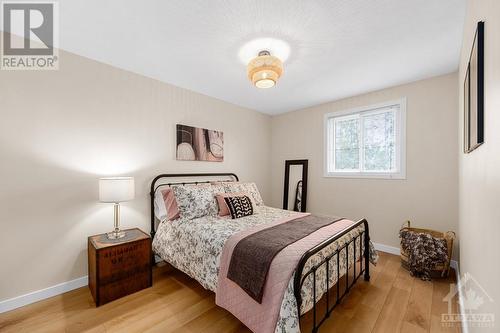130 Sherway Drive, Ottawa, ON - Indoor Photo Showing Bedroom