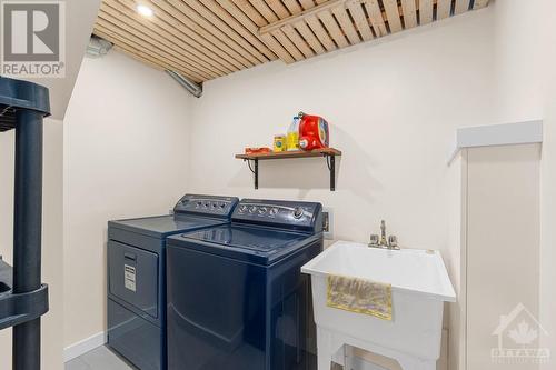 130 Sherway Drive, Ottawa, ON - Indoor Photo Showing Laundry Room